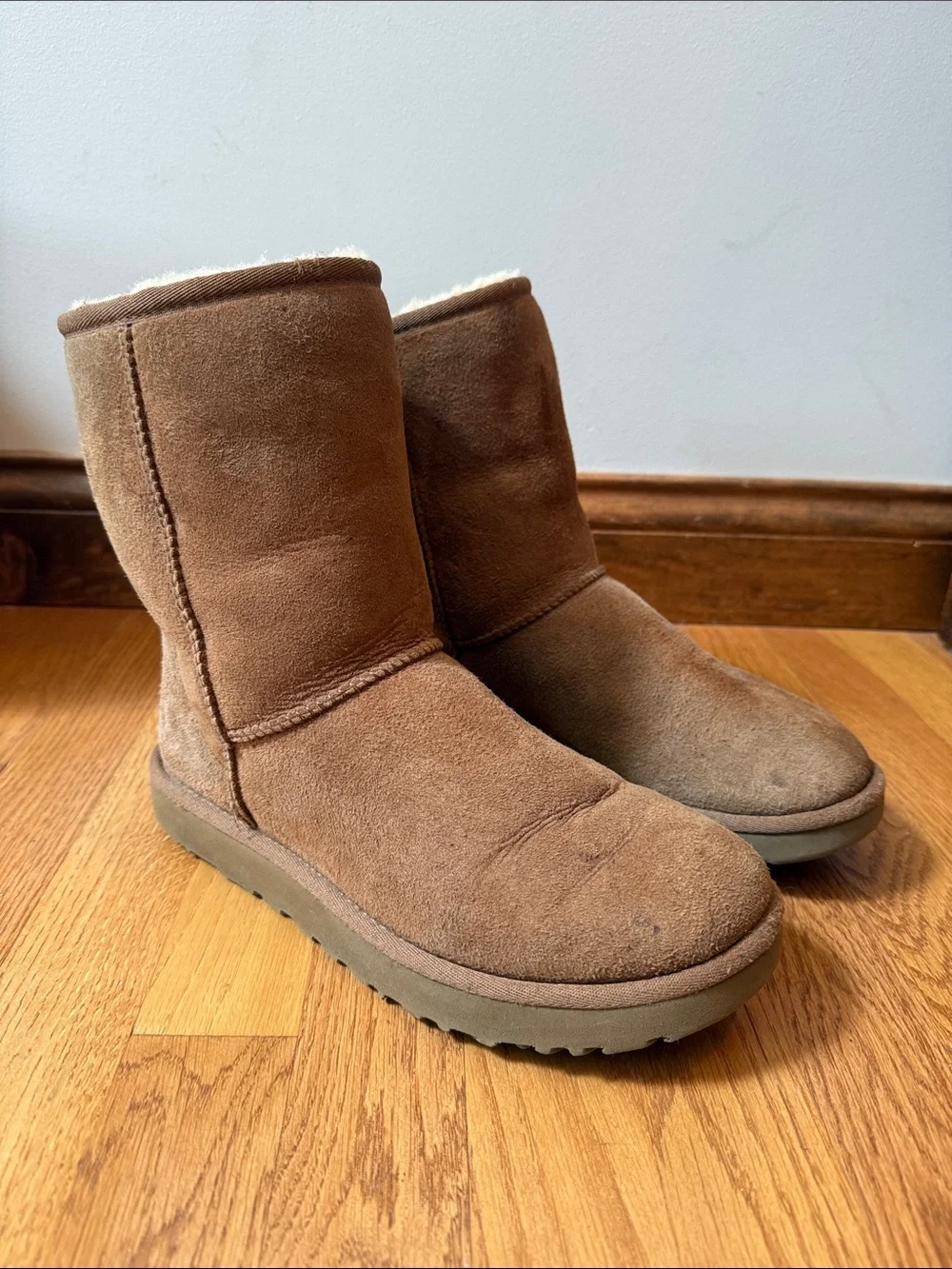 UGG women’s classic